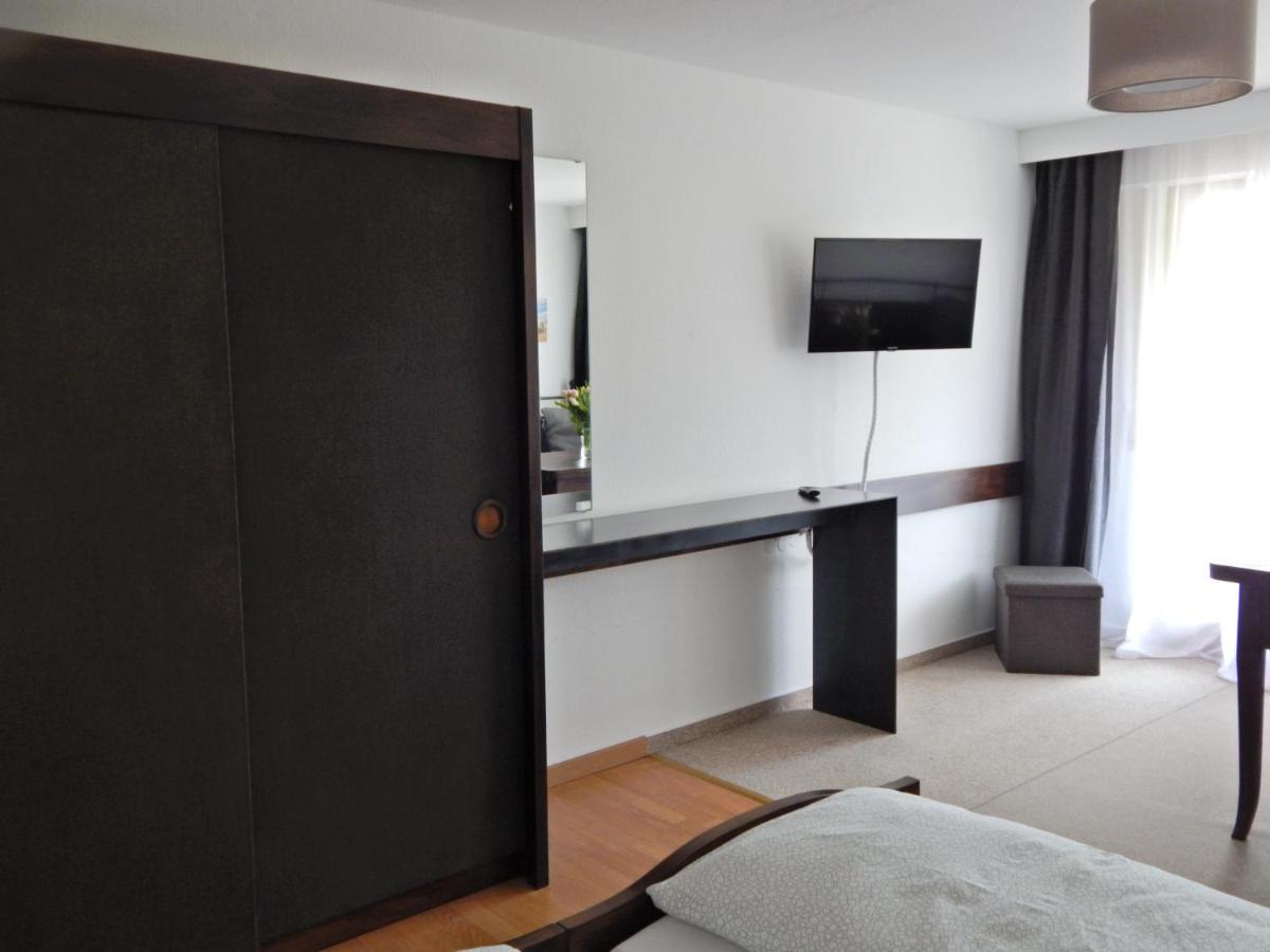 Free Apartment - Burgblick Bad Urach Exterior foto
